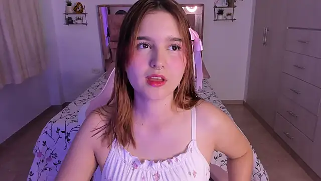 Snapshot of MIACUTEE_ chatting on July 10, 2026, 10:23 pm MIACUTEE online show from July 10, 2026, 10:23 pm