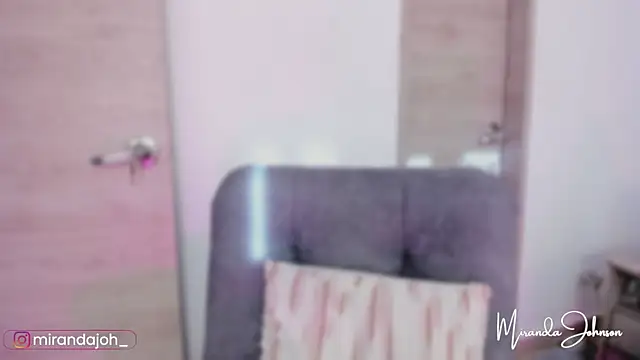 Snapshot of MirandaJohnson_ chatting on November 10, 2025, 12:37 pm MirandaJohnson online show from November 10, 2025, 12:37 pm