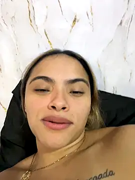 safadinhaquenteW online show from November 17, 2025, 4:13 pm