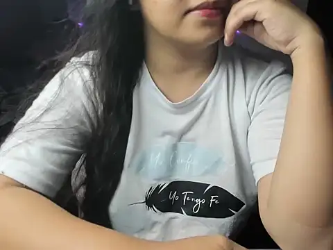 Snapshot of Divya68 chatting on October 18, 2025, 5:35 pm Divya68 online show from October 18, 2025, 5:35 pm