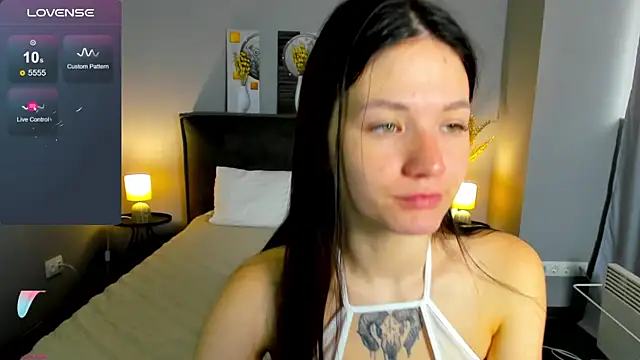 Snapshot of ChillGato chatting on October 13, 2025, 1:38 am ChillGato online show from October 13, 2025, 1:38 am