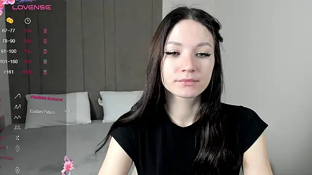 Snapshot of ChillGato chatting on November 24, 2025, 1:38 am ChillGato online show from November 24, 2025, 1:38 am