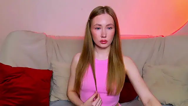 EllyColins online show from April 22, 2026, 3:09 am