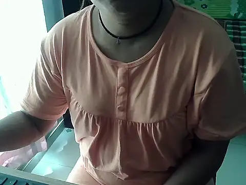 Snapshot of SexyRani2000 chatting on November 12, 2025, 7:53 am SexyRani2000 online show from November 12, 2025, 7:53 am