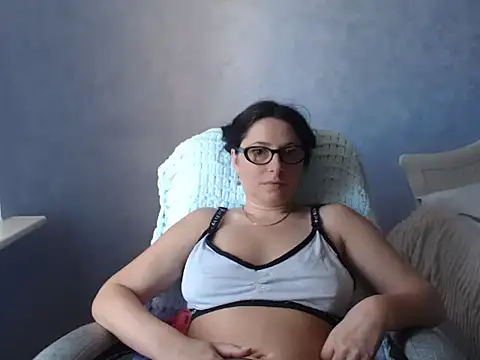 LuckyLisa23 online show from June 27, 2026, 9:36 am