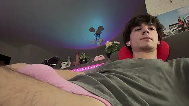 Jeremy1Scott online show from February 26, 2026, 3:49 am