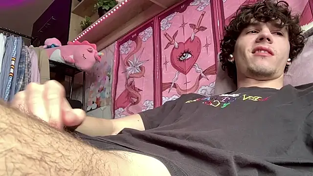 Jeremy1Scott online show from April 30, 2026, 4:52 am