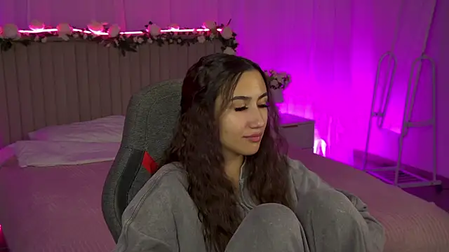 Snapshot of RebeckaThornton chatting on November 20, 2025, 5:56 pm RebeckaThornton online show from November 20, 2025, 5:56 pm