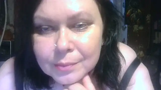 Snapshot of CharleeKendall chatting on November 24, 2025, 11:21 am CharleeKendall online show from November 24, 2025, 11:21 am