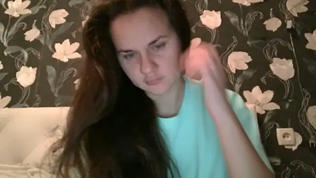 Snapshot of GiaaCaranggi chatting on December 14, 2025, 8:35 pm GiaaCaranggi online show from December 14, 2025, 8:35 pm