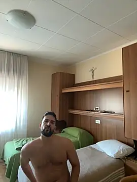 ReDiBastoni90 online show from October 13, 2025, 3:01 pm