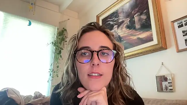 lill daddysgirl online show from February 3, 2026, 7:52 pm