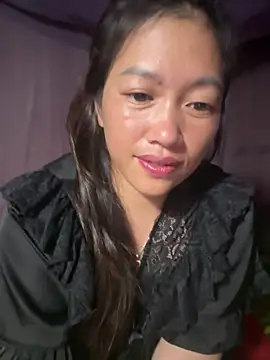 Snapshot of -Paige- chatting on May 6, 2026, 2:11 pm -Paige- online show from May 6, 2026, 2:11 pm