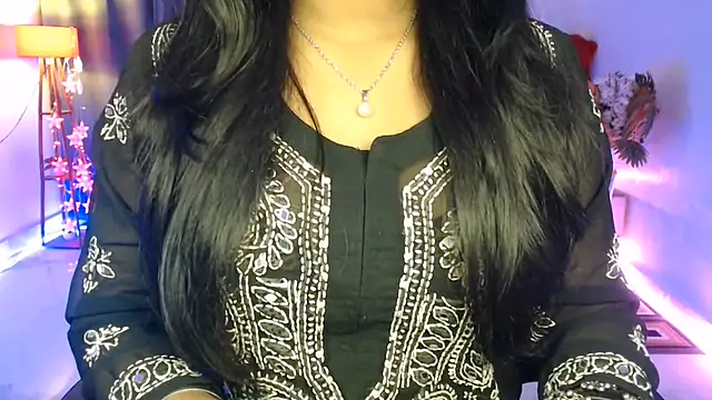 Snapshot of Rashiii_ chatting on July 2, 2026, 7:53 pm Rashiii online show from July 2, 2026, 7:53 pm