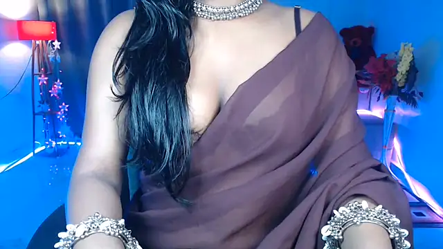 Snapshot of Rashiii_ chatting on July 24, 2026, 5:44 pm Rashiii online show from July 24, 2026, 5:44 pm
