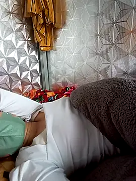 Snapshot of nat-tri chatting on May 3, 2026, 1:33 am nat-tri online show from May 3, 2026, 1:33 am