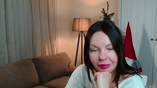 LittleNicolee online show from December 20, 2025, 6:04 pm