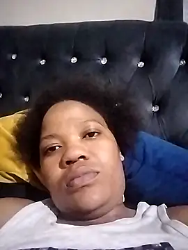 Snapshot of CaramelBoootie chatting on November 15, 2025, 5:53 pm CaramelBoootie online show from November 15, 2025, 5:53 pm