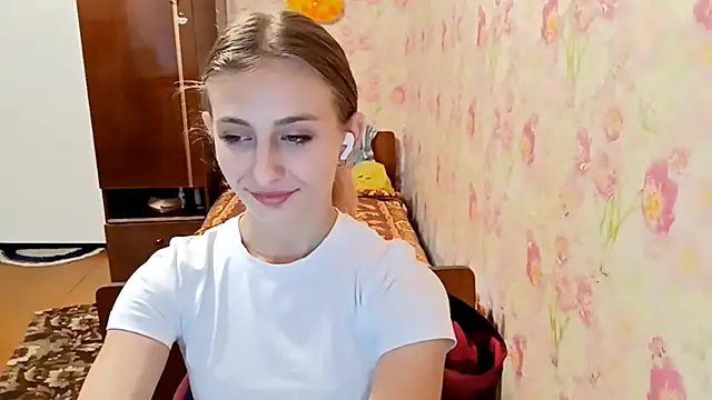 Snapshot of AmeliLia chatting on October 16, 2025, 2:07 pm AmeliLia online show from October 16, 2025, 2:07 pm