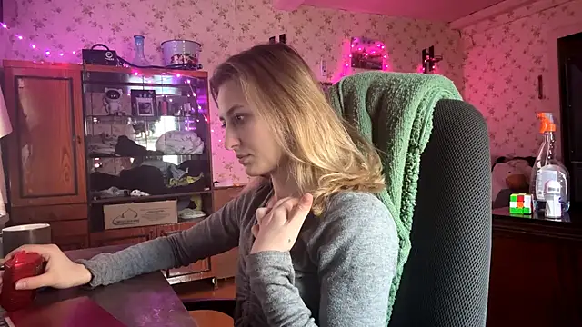 AmeliLia online show from March 19, 2026, 2:54 pm