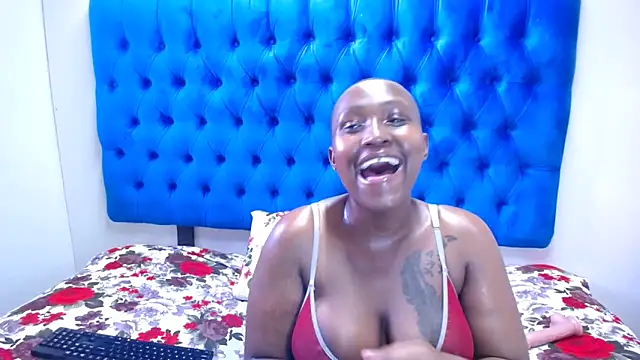 Amberdiamondmmm online show from November 13, 2025, 8:02 am