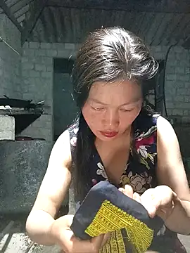 siusiu-00 online show from October 19, 2025, 5:35 pm