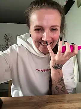 Amy  Leee  online show from May 30, 2026, 12:46 pm