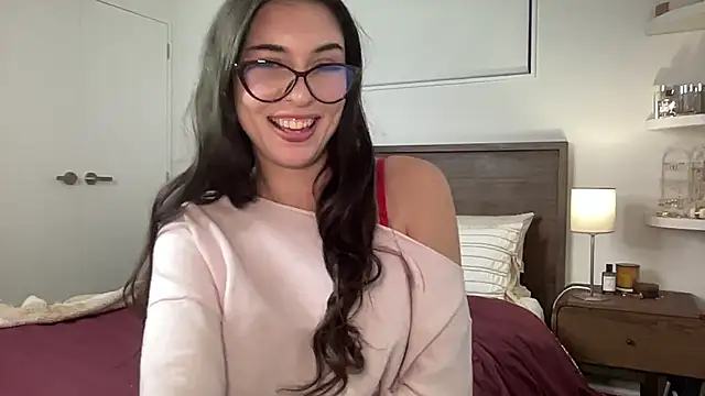 mollyy2006 online show from June 16, 2026, 12:02 am
