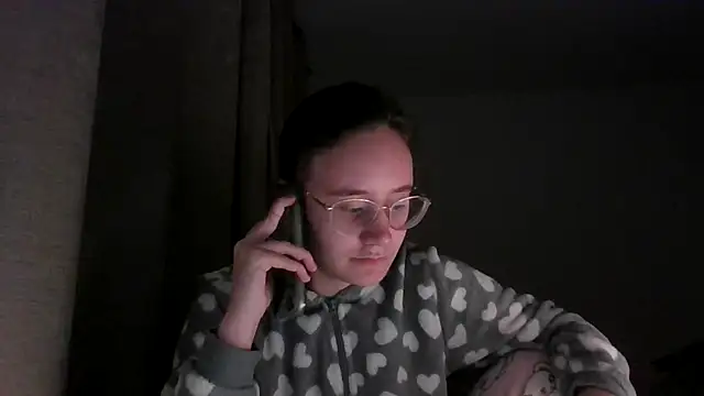 Snapshot of LuckySLove chatting on January 5, 2026, 5:27 pm LuckySLove online show from January 5, 2026, 5:27 pm