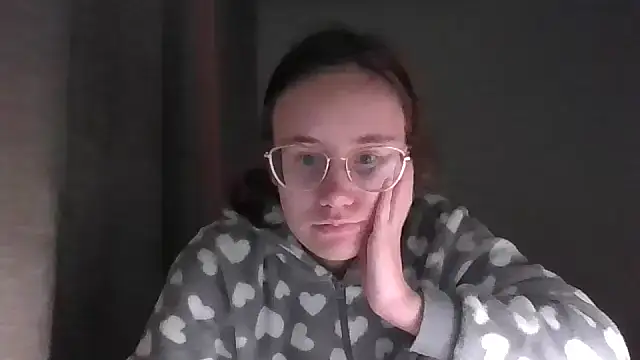 Snapshot of LuckySLove chatting on January 6, 2026, 6:55 pm LuckySLove online show from January 6, 2026, 6:55 pm