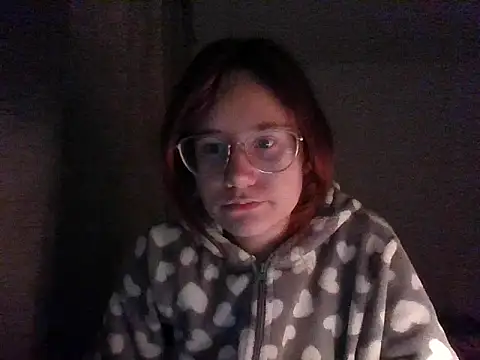 Snapshot of LuckySLove chatting on January 13, 2026, 6:35 pm LuckySLove online show from January 13, 2026, 6:35 pm