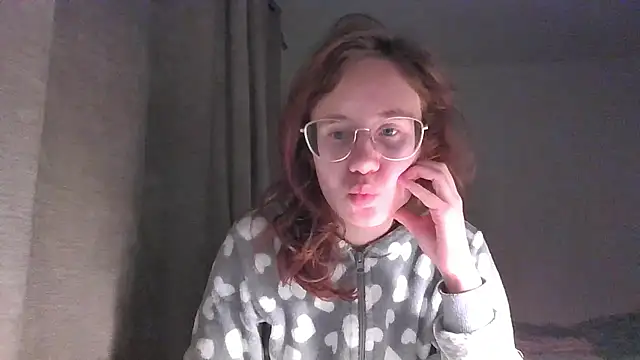 Snapshot of LuckySLove chatting on January 14, 2026, 8:14 pm LuckySLove online show from January 14, 2026, 8:14 pm