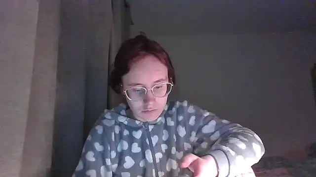 Snapshot of LuckySLove chatting on March 5, 2026, 6:26 pm LuckySLove online show from March 5, 2026, 6:26 pm