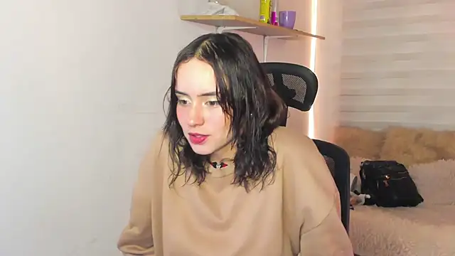 Snapshot of Emily_Lindey chatting on October 18, 2025, 3:31 am Emily Lindey online show from October 18, 2025, 3:31 am