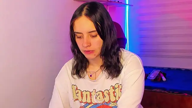 Snapshot of Emily_Lindey chatting on October 30, 2025, 3:19 am Emily Lindey online show from October 30, 2025, 3:19 am