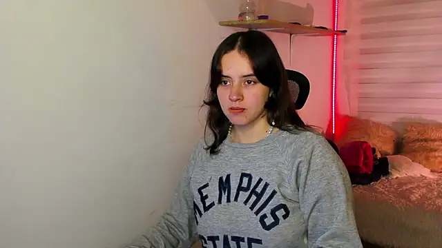 Snapshot of Emily_Lindey chatting on November 12, 2025, 3:18 am Emily Lindey online show from November 12, 2025, 3:18 am