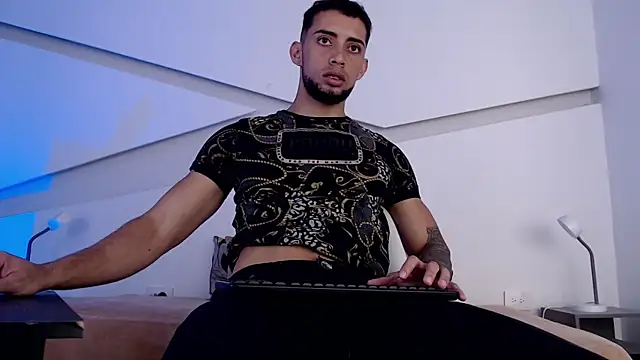 Snapshot of Daron_66 chatting on October 21, 2025, 1:56 pm Daron 66 online show from October 21, 2025, 1:56 pm