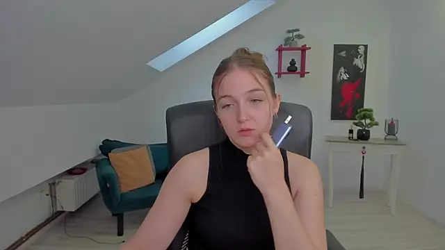 AnneWilsonn online show from May 6, 2026, 4:41 am
