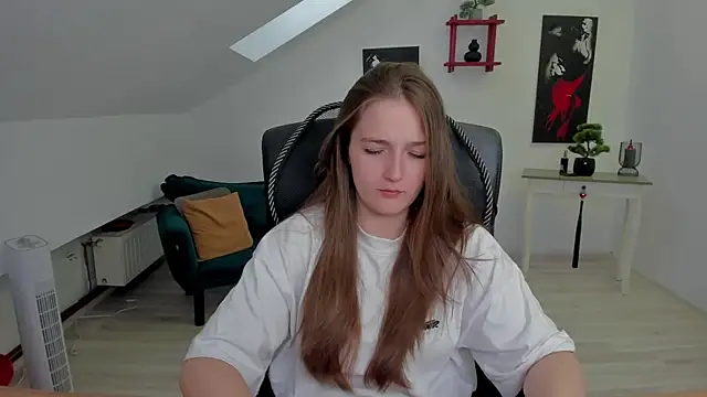 AnneWilsonn online show from May 12, 2026, 4:53 am