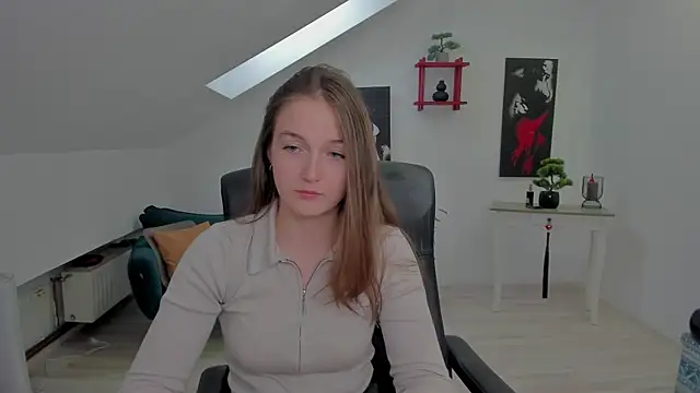 AnneWilsonn online show from May 13, 2026, 8:44 am
