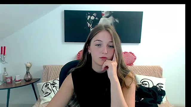 AnneWilsonn online show from June 16, 2026, 5:32 am