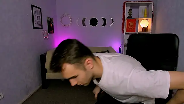 astren villo online show from March 4, 2026, 6:52 am