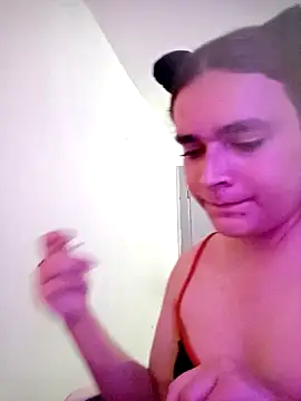 La-Gatiita-trans online show from October 15, 2025, 1:50 am