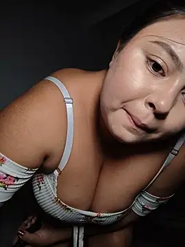 EliaStone05 online show from March 8, 2026, 8:01 pm