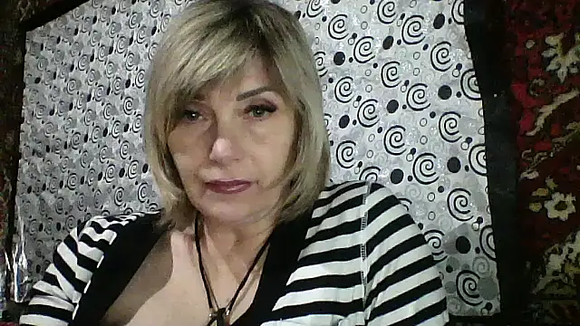 Snapshot of Lia_Ray chatting on October 19, 2025, 6:41 pm Lia Ray online show from October 19, 2025, 6:41 pm