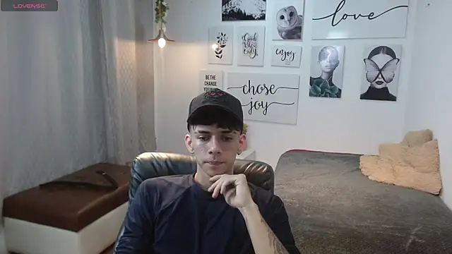 AmethystShadow17 online show from November 20, 2025, 4:29 pm