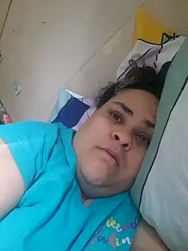 Snapshot of BigBusty_VoluptuousMilfX chatting on October 15, 2025, 11:54 am BigBusty VoluptuousMilfX online show from October 15, 2025, 11:54 am