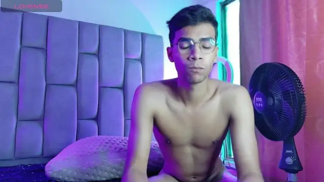 Desire4Duo online show from April 23, 2026, 12:29 pm