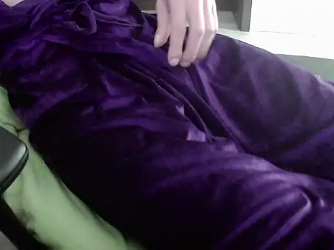 Snapshot of Batboy94 chatting on October 24, 2025, 7:32 pm Batboy94 online show from October 24, 2025, 7:32 pm