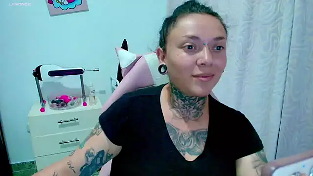 Snapshot of Elisce_cloudd chatting on February 17, 2026, 3:14 am Elisce cloudd online show from February 17, 2026, 3:14 am